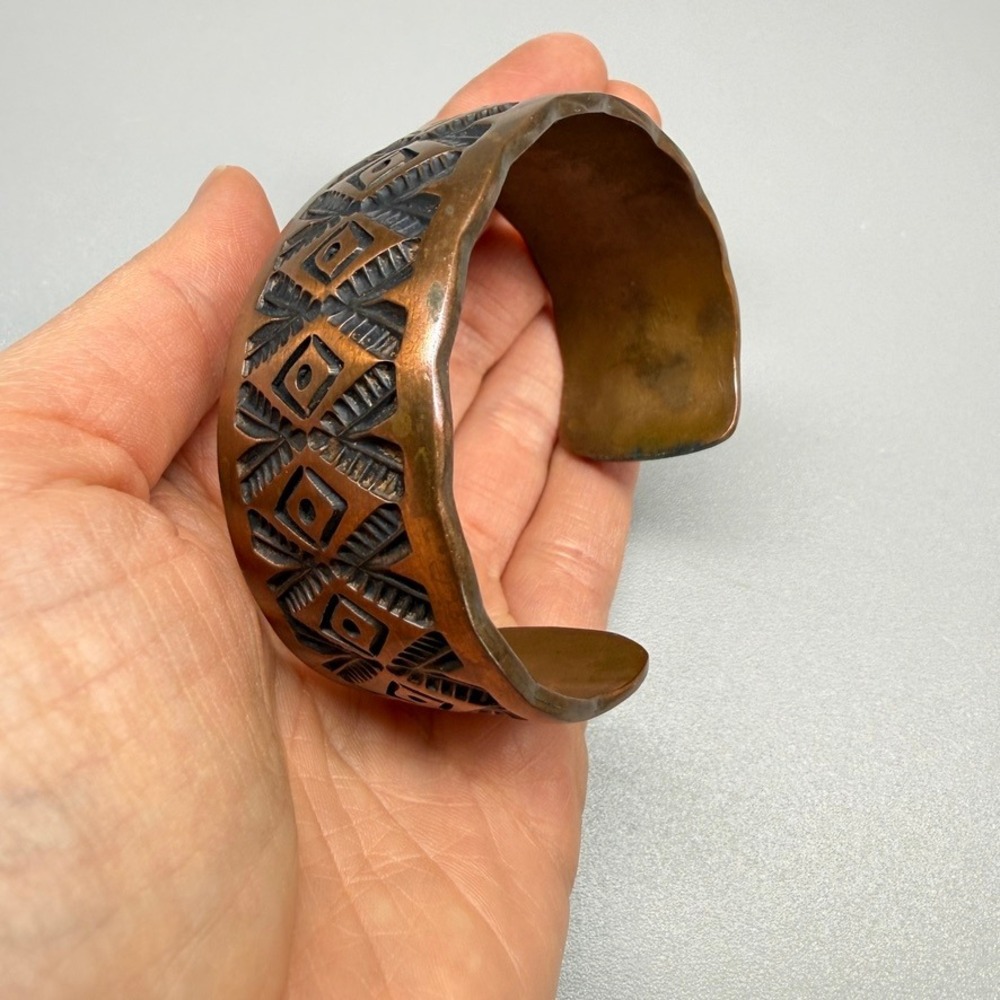 Navajo Nora Tahe Bill Copper Cuff Bracelet Signed Artisan Heavy Quality 7.25" - Picture 6 of 10